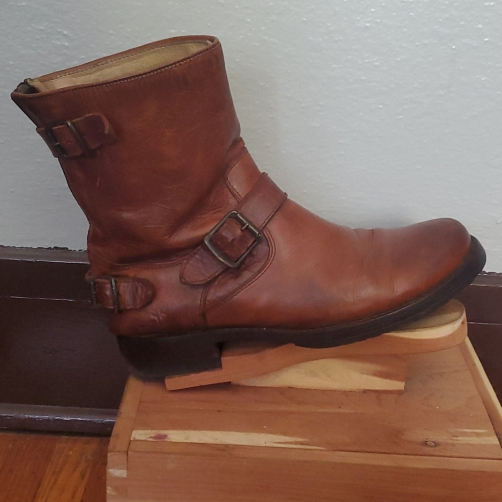 Frye Veronica Back Zip Boots